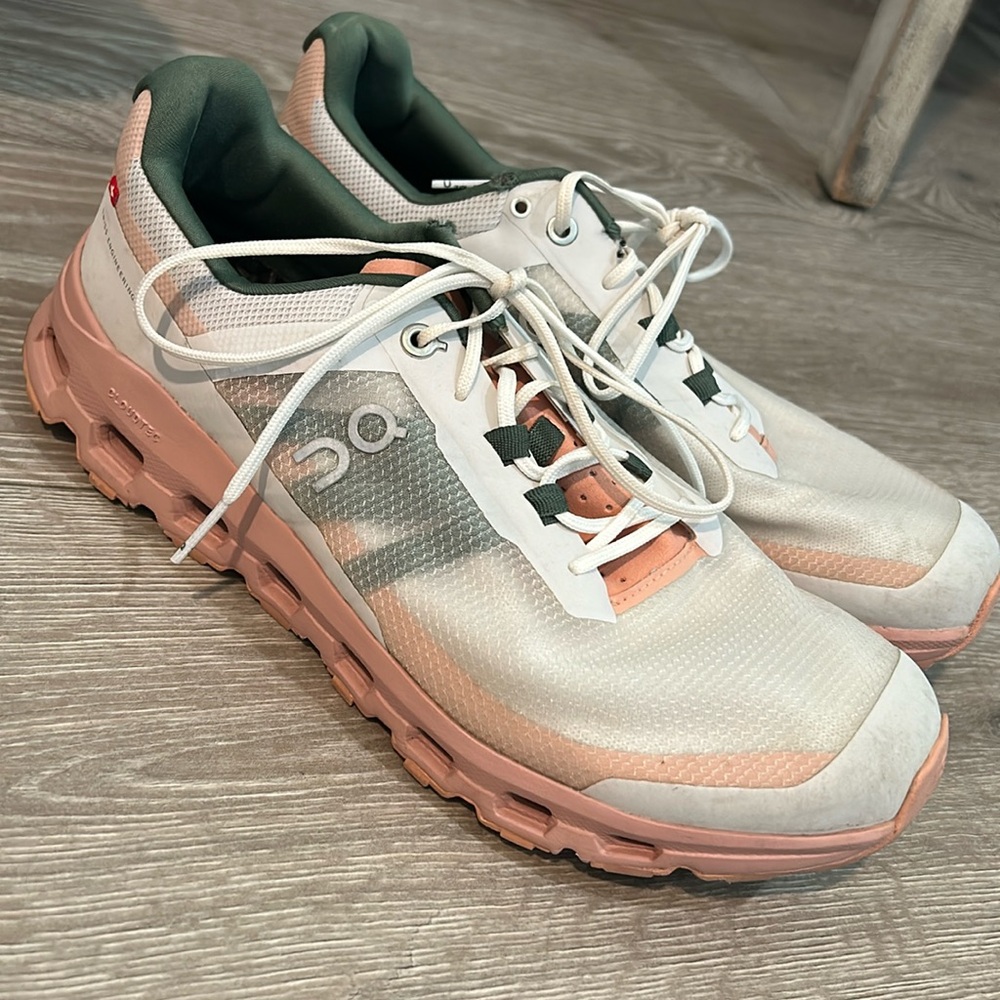 ON RUNNING CLOUDVISTA SNEAKERS